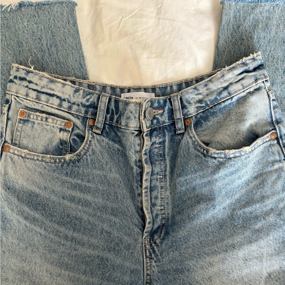 Zara Blue Denim High-Waisted Straight Leg Jeans - Size 8 - Picture 5 of 7